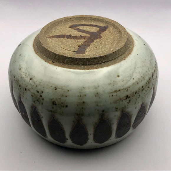 [vintage] Artist Signed Pottery Bowl Dish - Picture 10 of 13